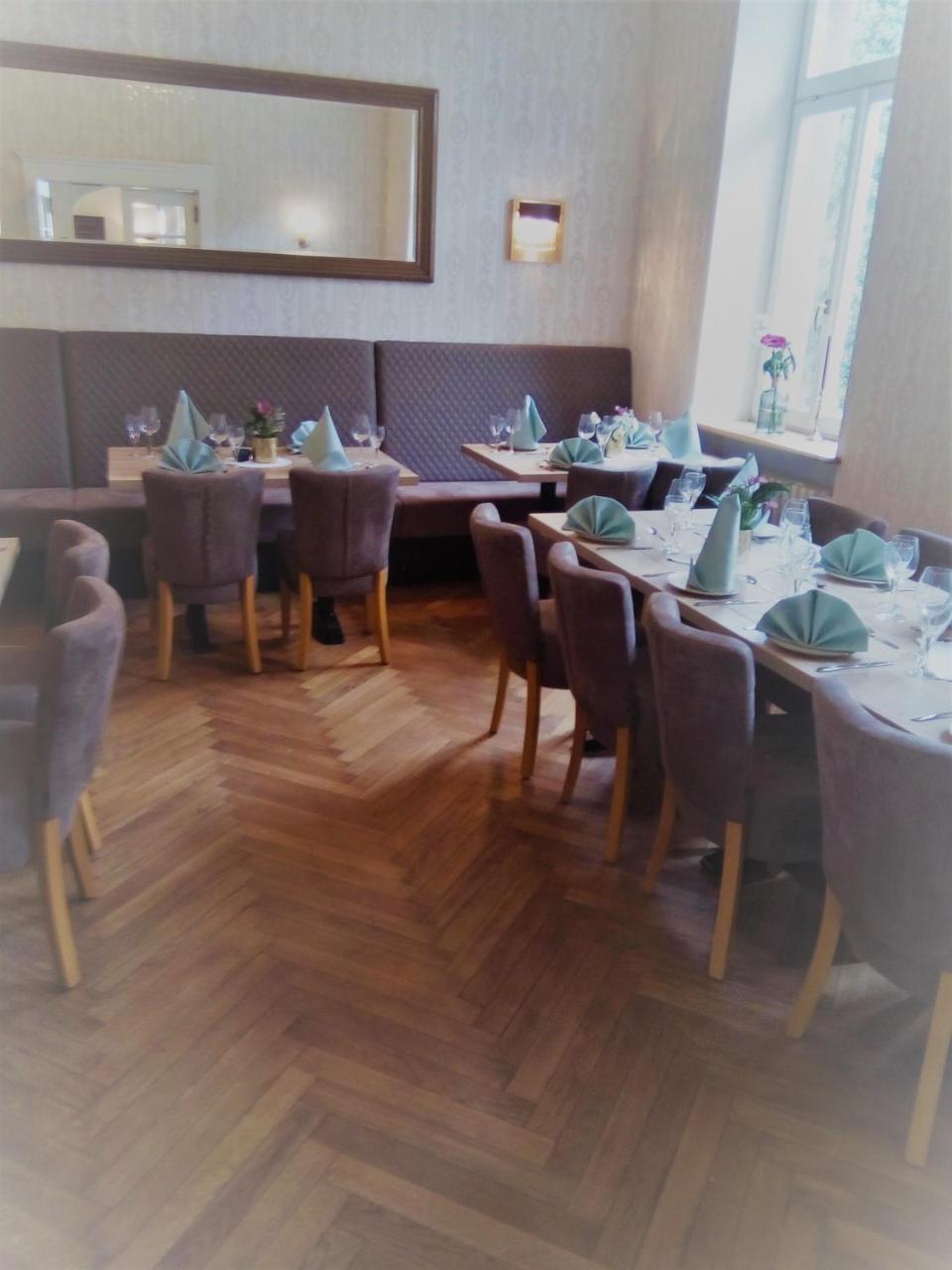 Hotel Stadtvilla Laux Мерциг Екстериор снимка